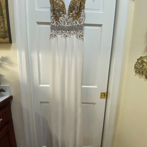 SHERRI HILL COUTURE SZ 4 WHITE GOLD JERSEY GOWN BEADED DRESS